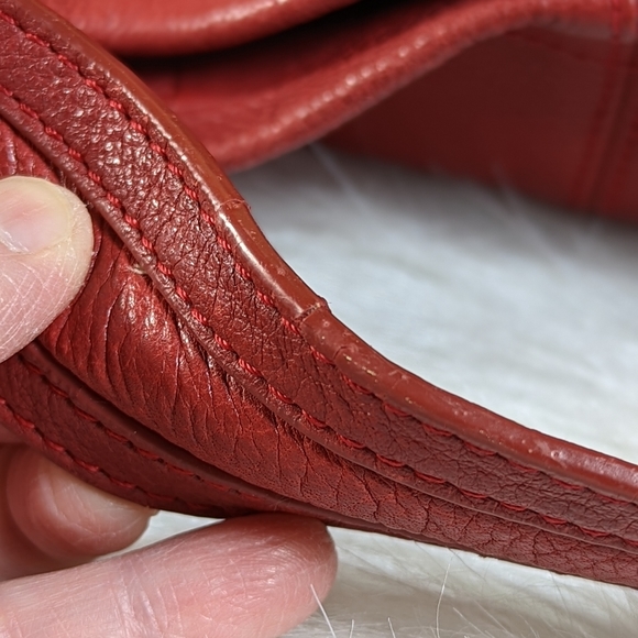 Pour La Victoire Red Pebbled Leather Hobo Shoulder Bag Large - Picture 12 of 14